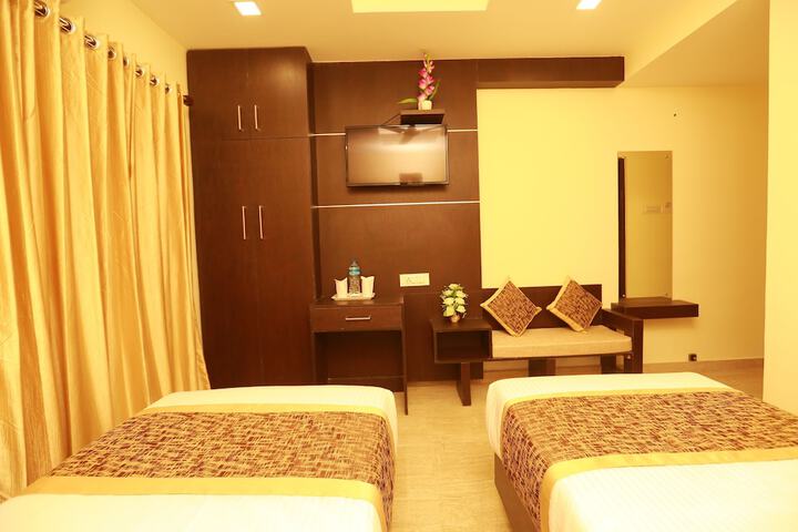 Room 11 of 43