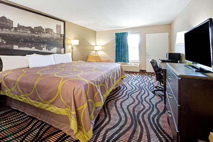 1 King Bed (3 of 9)