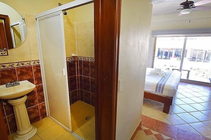 Room 4 of 48