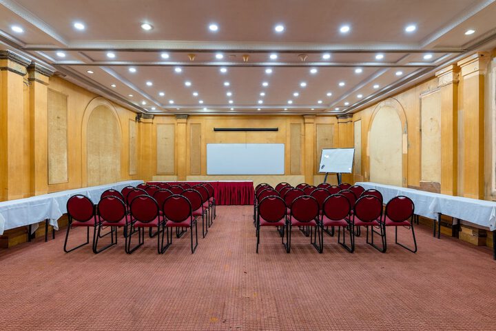 Ballroom/Hall 29 of 54