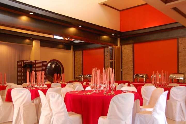 Banquet hall