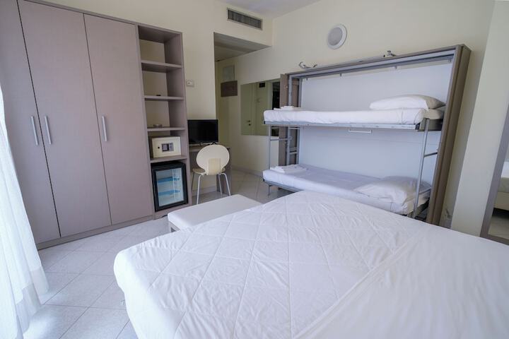 Room 17 of 67