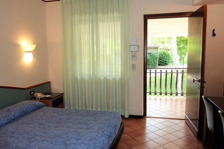 Room 14 of 35