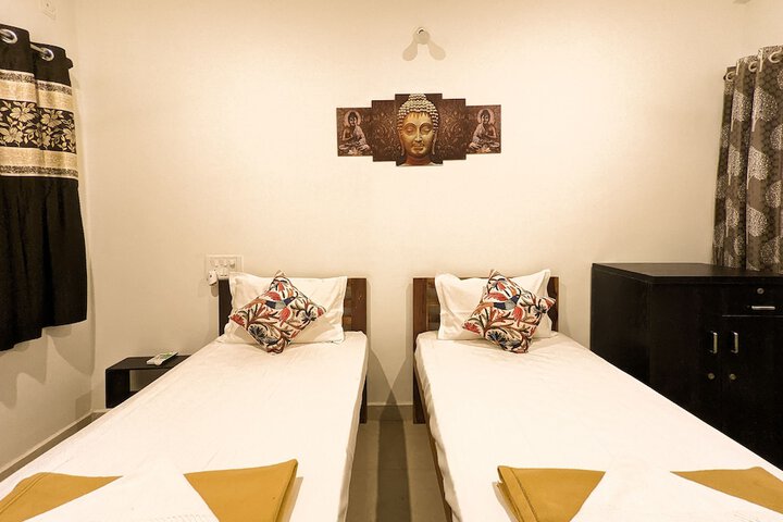 Room 8 of 27