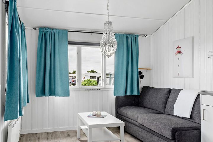 Room 10 of 21