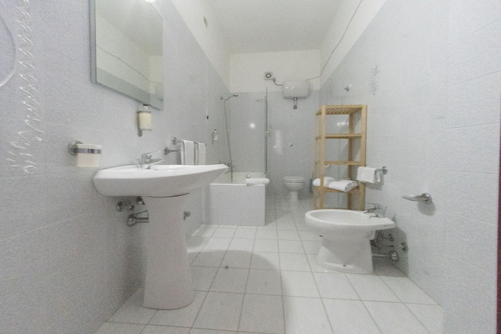 Room 19 of 39