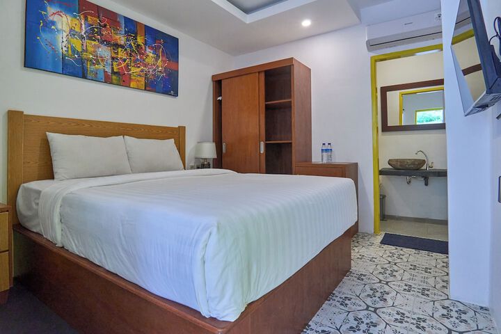 Room 4 of 30