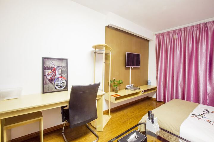 Room 30 of 172