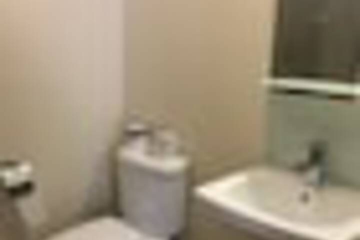 Room 11 of 27