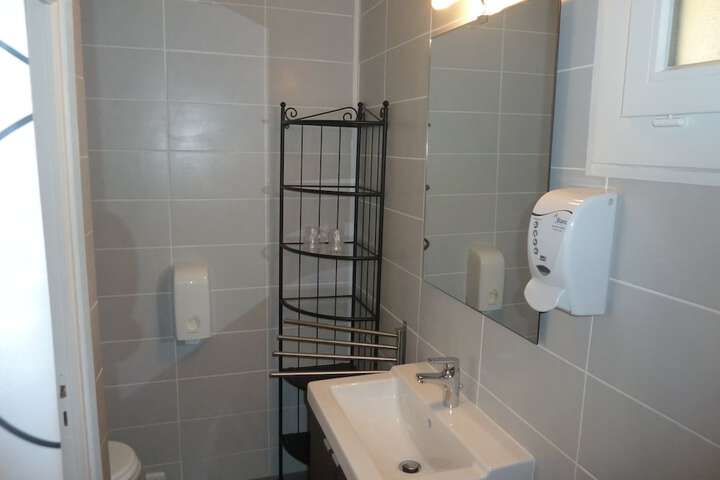 Room 18 of 32