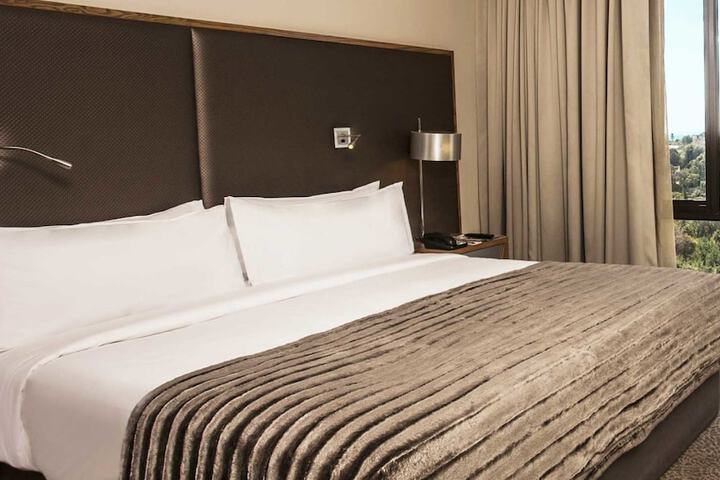 Room 6 of 45