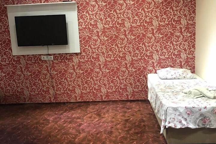Room 21 of 28