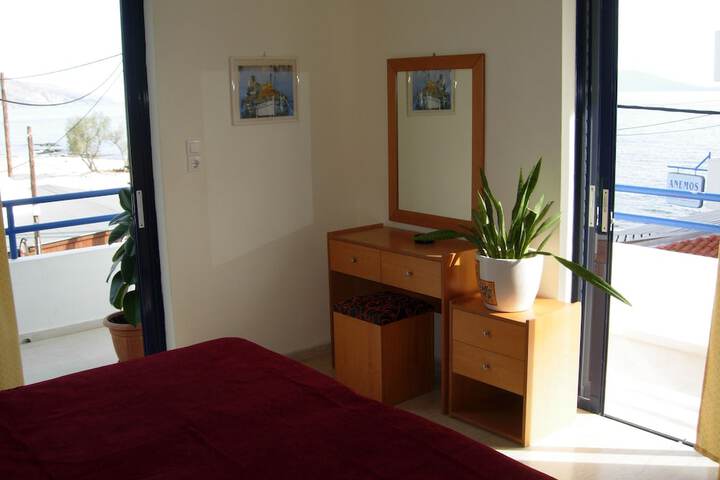 Room 4 of 30
