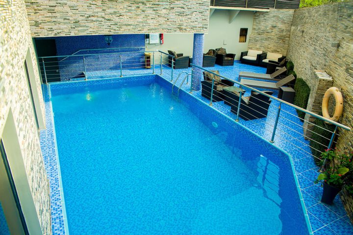Pool 105 of 155