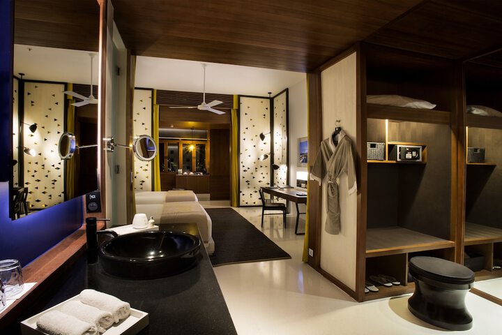 Room 3 of 39