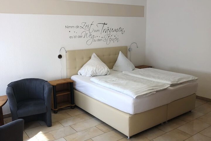 Room 7 of 81