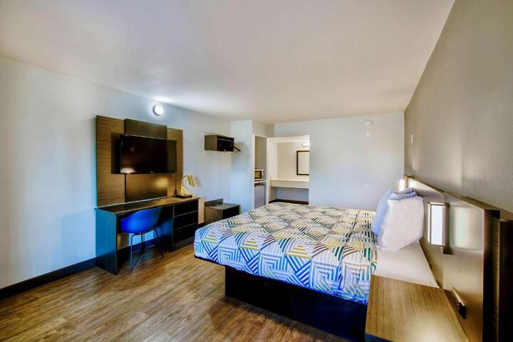1 King Bed (18 of 18)
