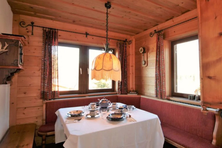 Dining 16 of 16