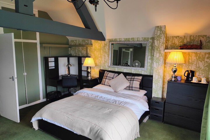 Room 34 of 53