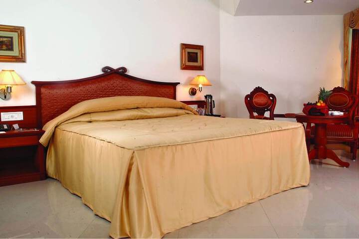 Room 3 of 18