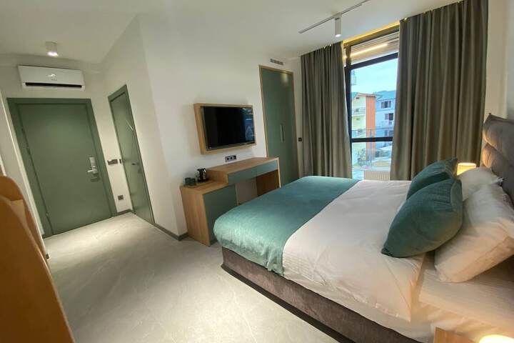 Room 28 of 62