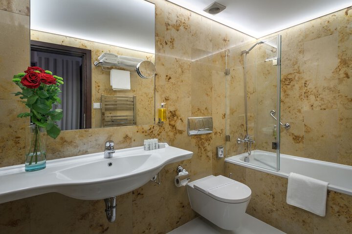 Clean Restrooms