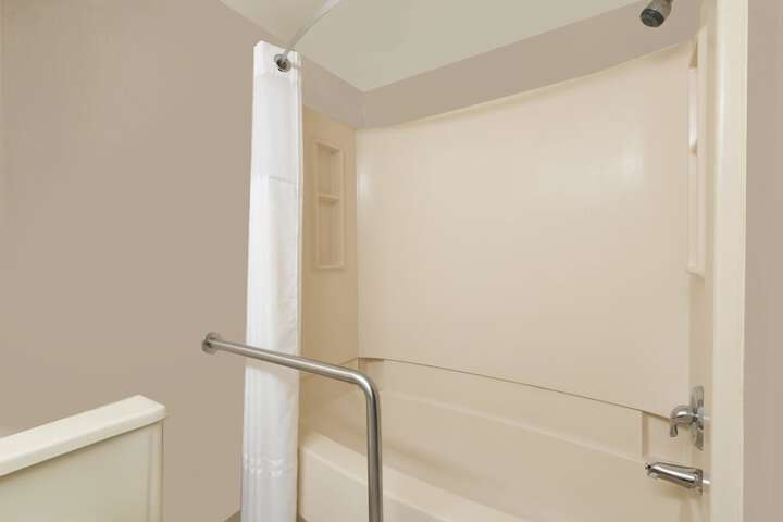 Queen Bed Accessible (2 of 5)