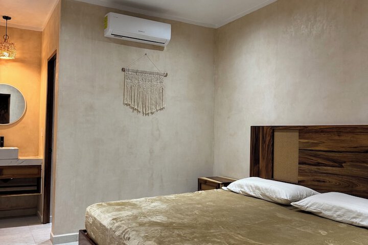 Room 3 of 28
