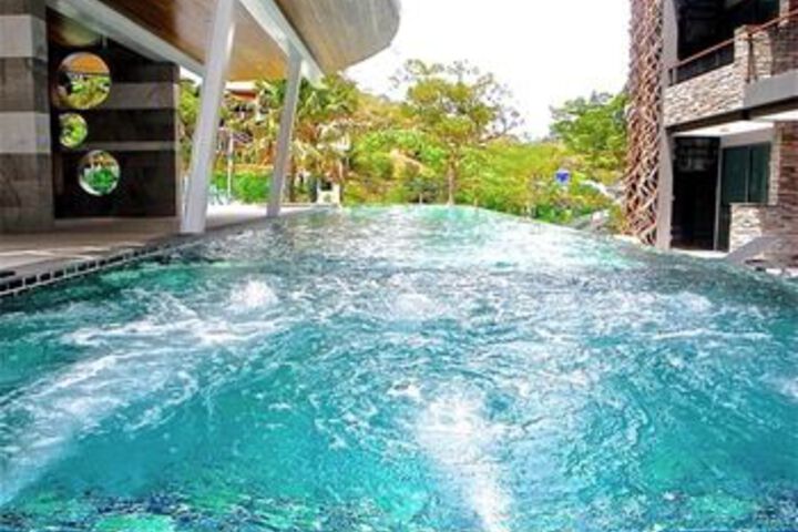 Pool 18 of 20