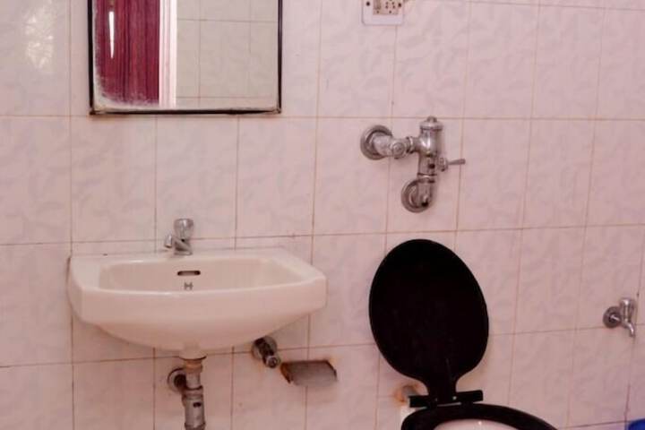 Room 14 of 30
