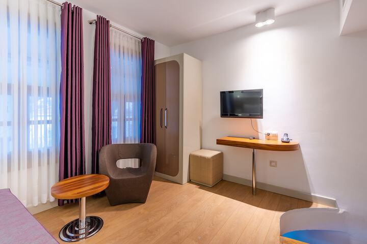 Room 19 of 113