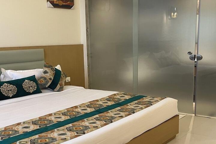 Room 15 of 29