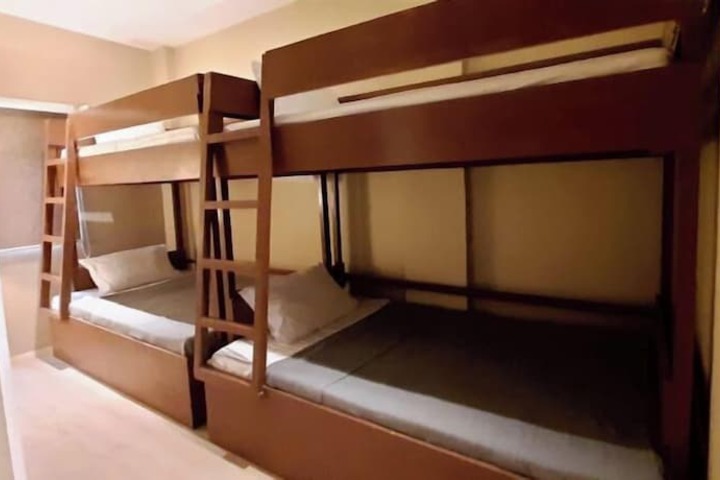 Room 4 of 21