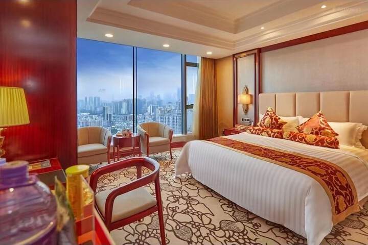 Room 30 of 103