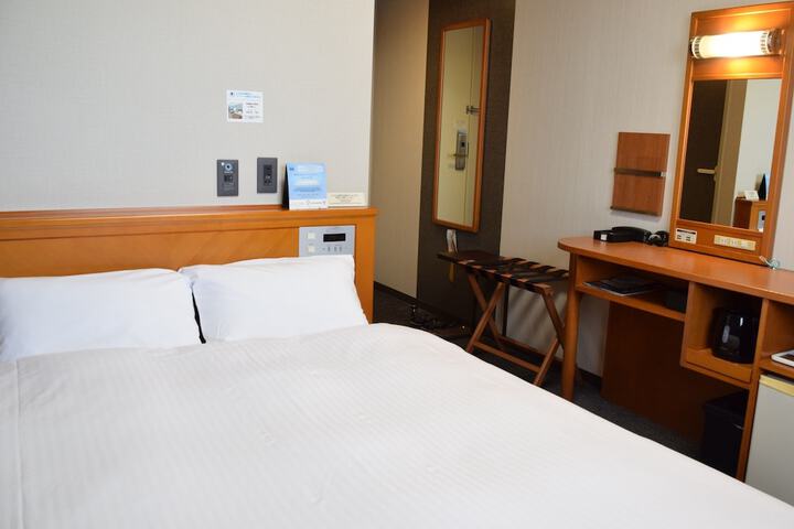 Room 6 of 35