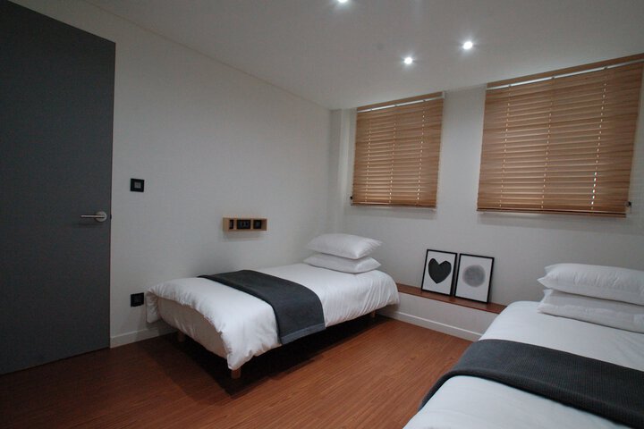 Room 18 of 76