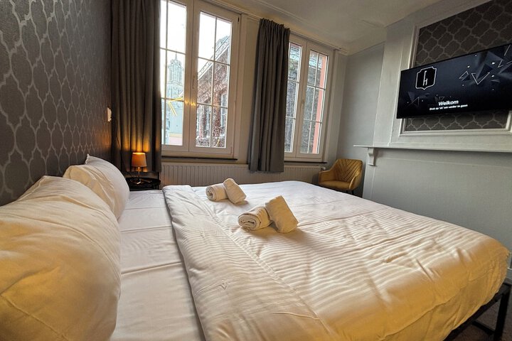 Room 22 of 53