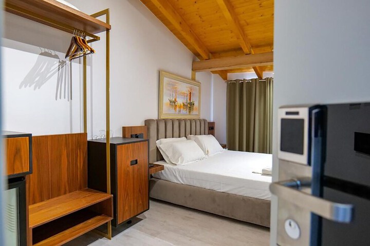Room 48 of 72