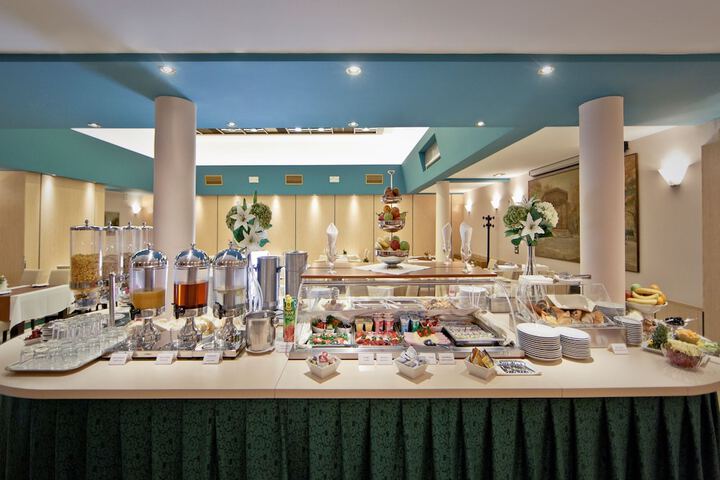 Breakfast/Coffee Service 40 of 45