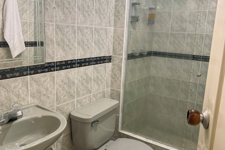 Room 9 of 16