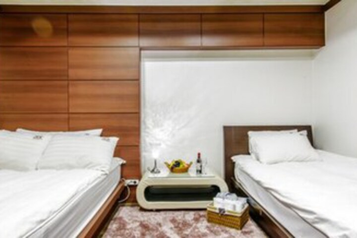 Room 25 of 37