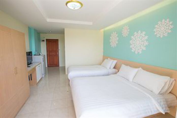 Room 11 of 34