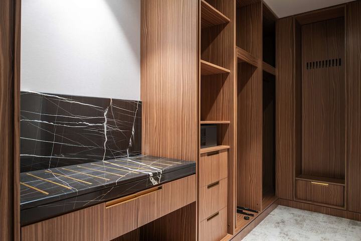 Room 14 of 79