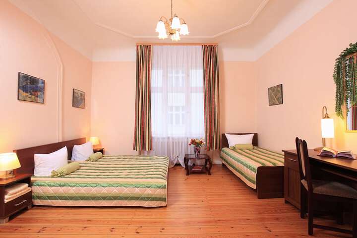 Room 4 of 24