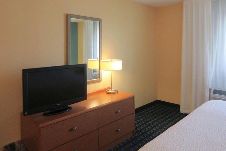 Junior Suite Studio King Bed (2 of 2)