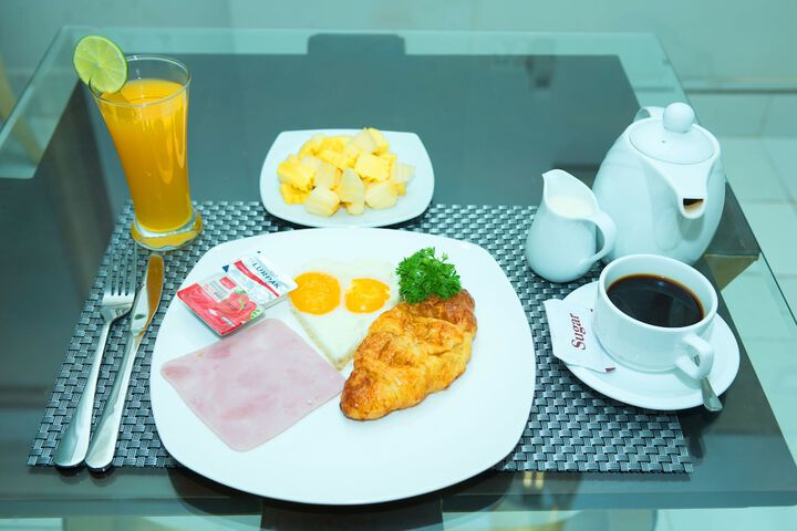 Breakfast/Coffee Service 22 of 36