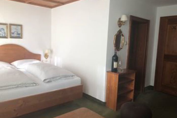 Room 5 of 43