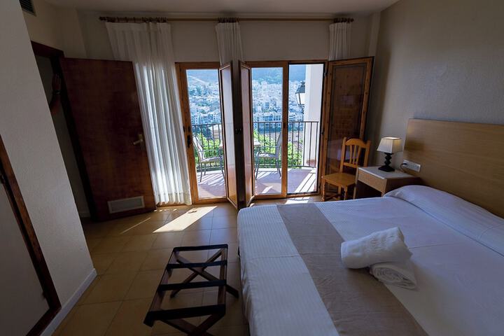Room 25 of 104