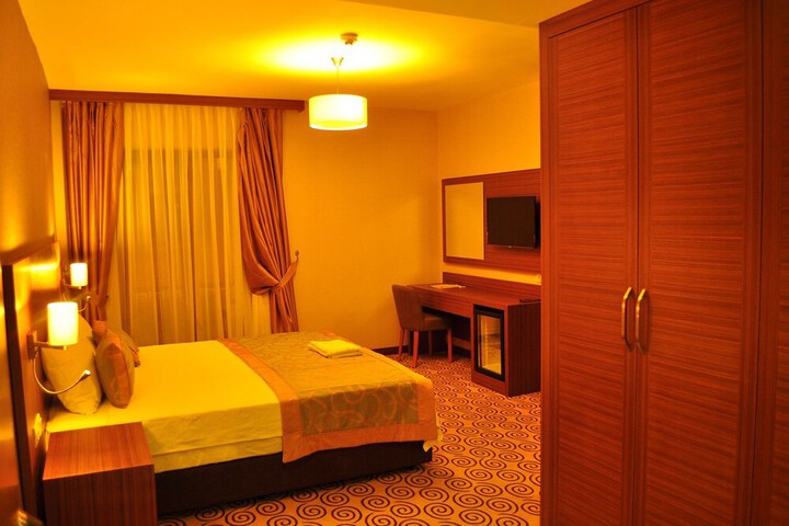 Room 9 of 31