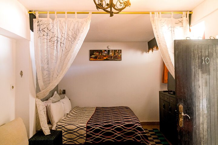 Room 3 of 20